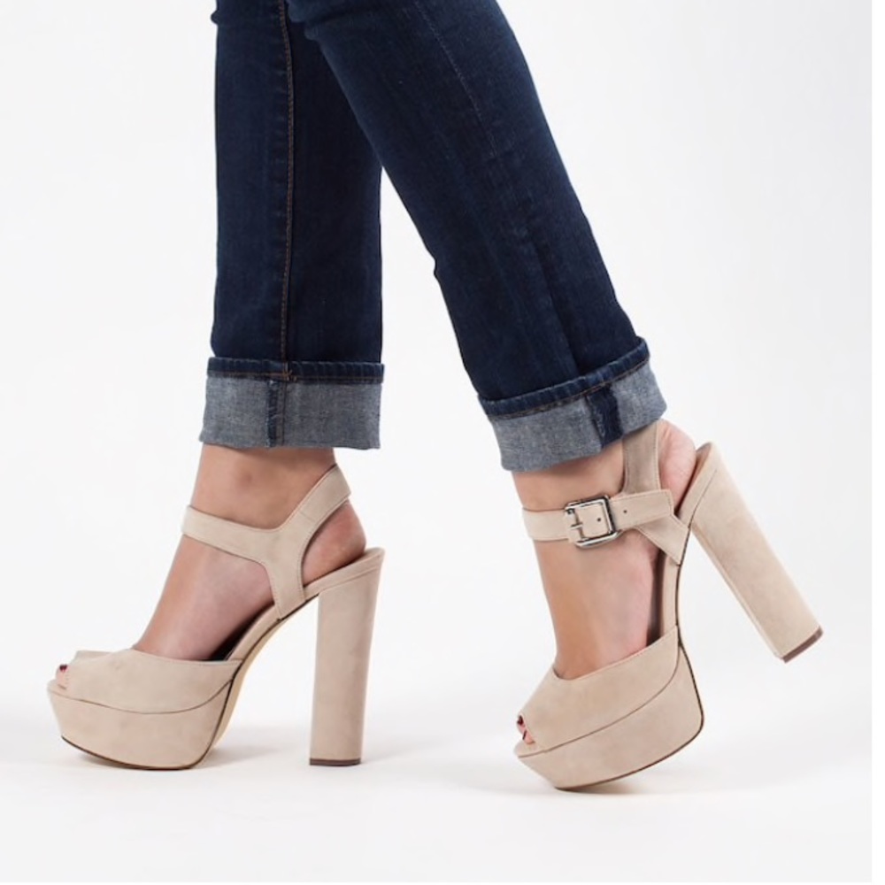 Steve Madden Suede Platform Pump